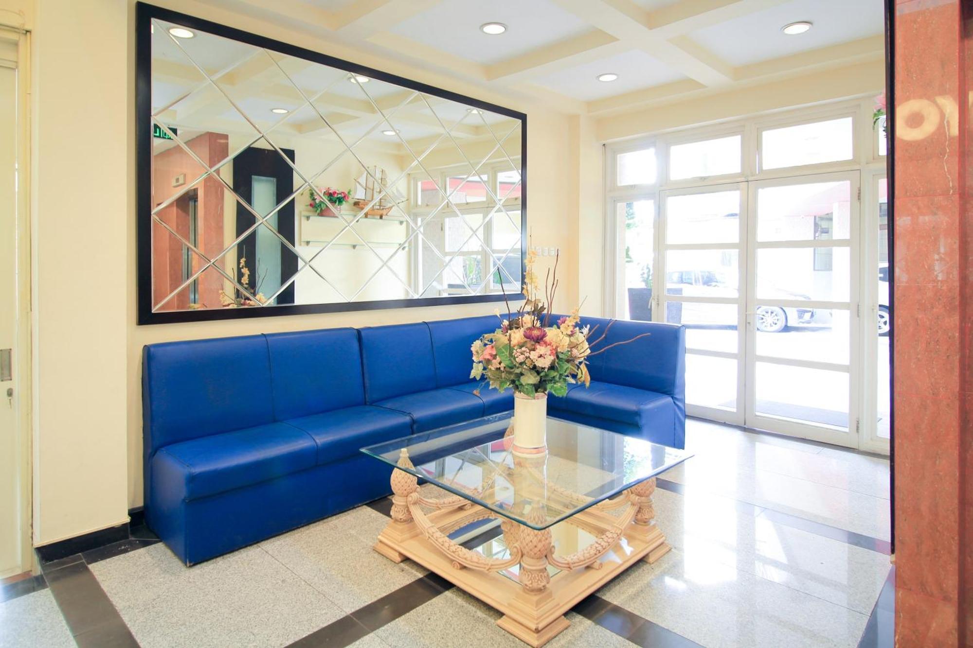 Super Oyo Capital O 175 K-60 Residence Surabaya Bagian luar foto