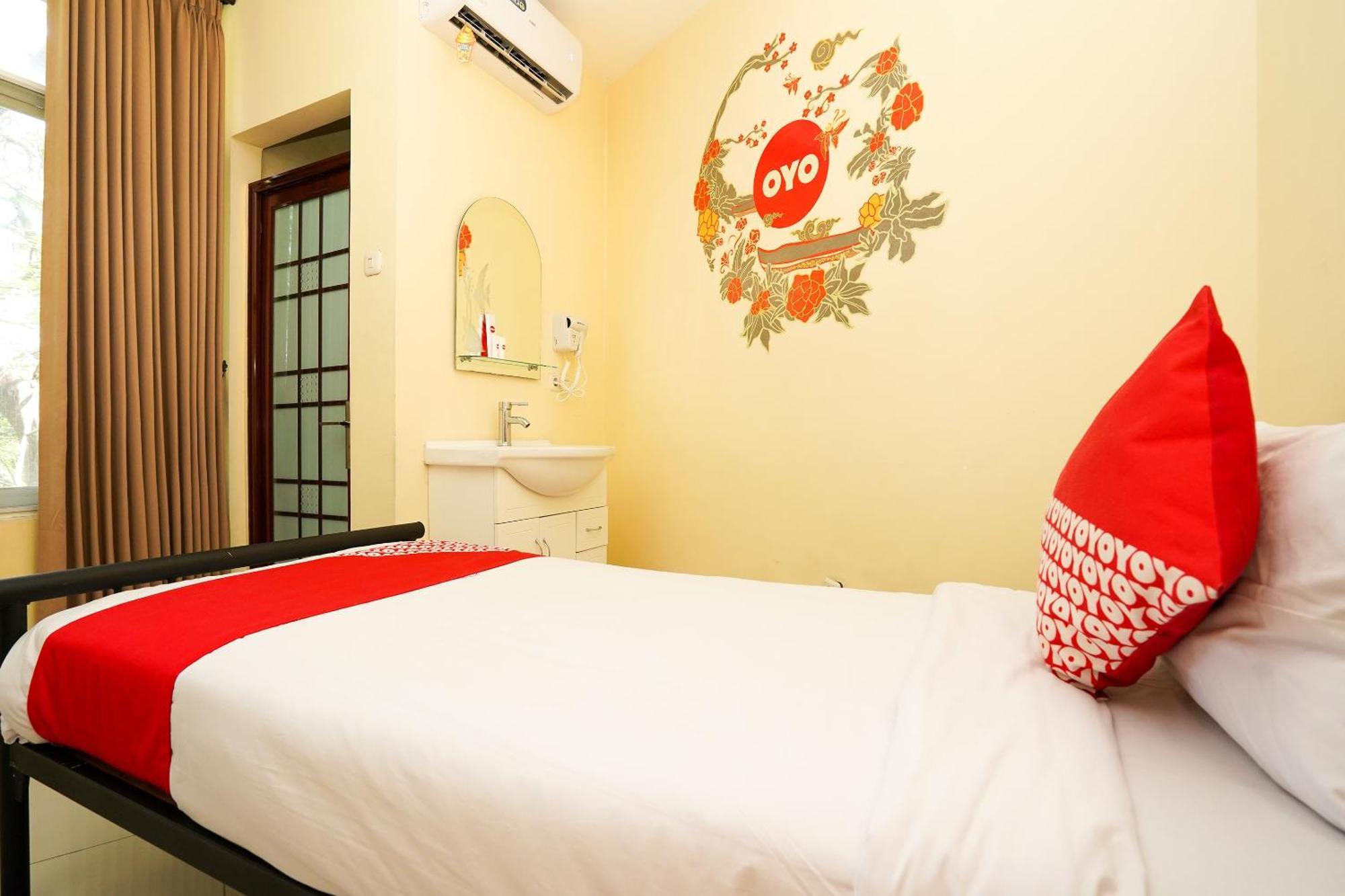 Super Oyo Capital O 175 K-60 Residence Surabaya Bagian luar foto