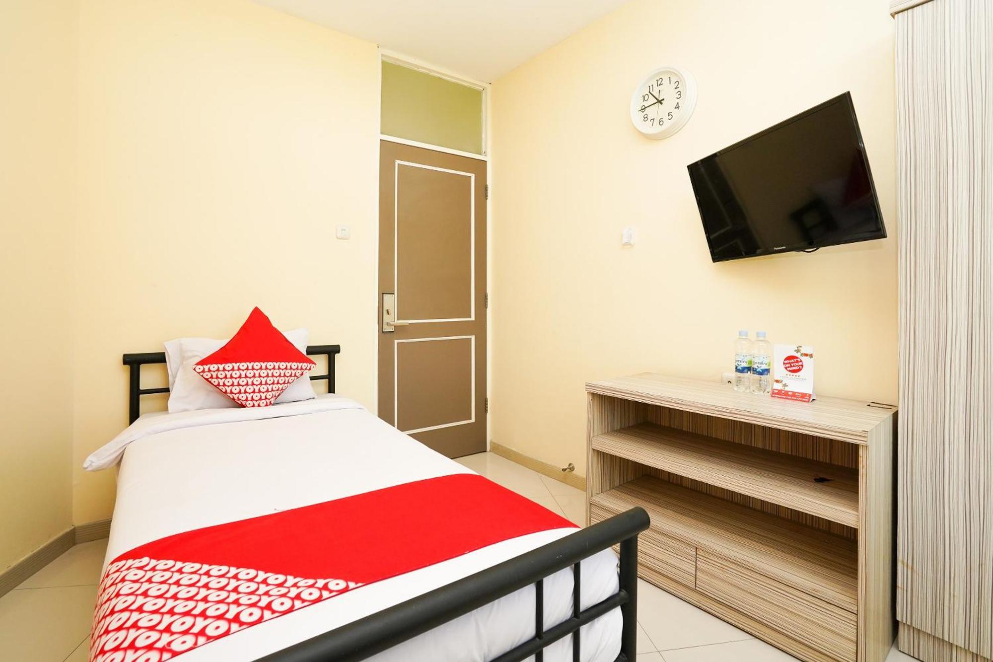 Super Oyo Capital O 175 K-60 Residence Surabaya Bagian luar foto