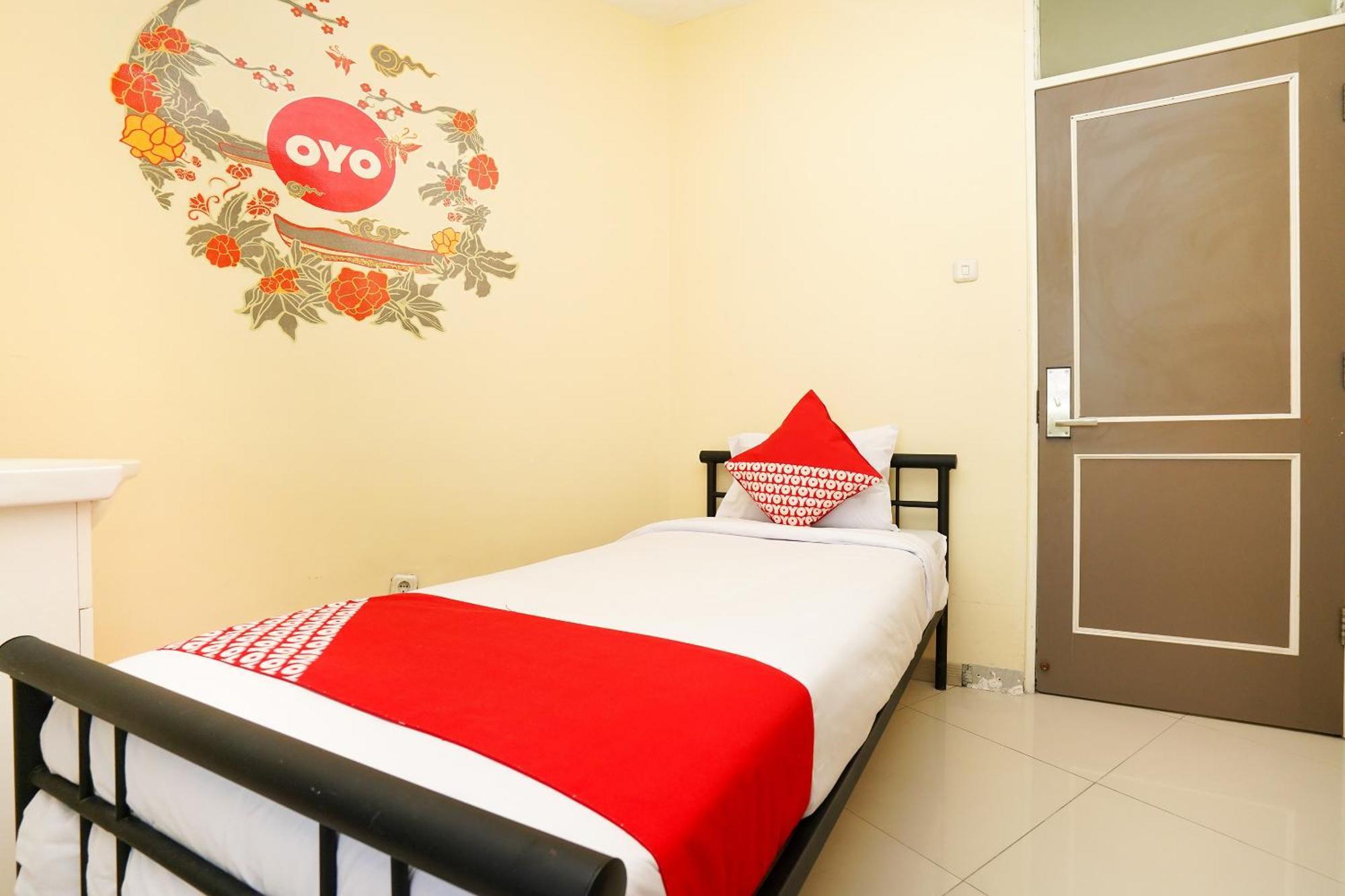 Super Oyo Capital O 175 K-60 Residence Surabaya Bagian luar foto