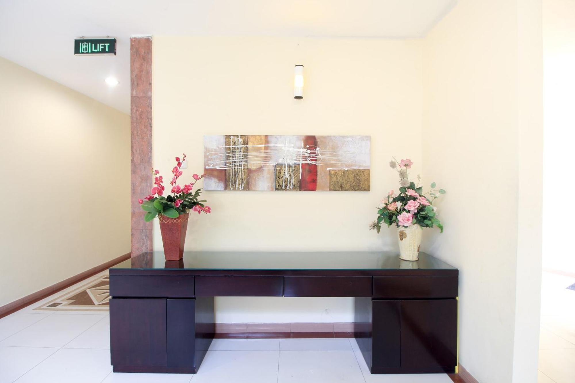 Super Oyo Capital O 175 K-60 Residence Surabaya Bagian luar foto