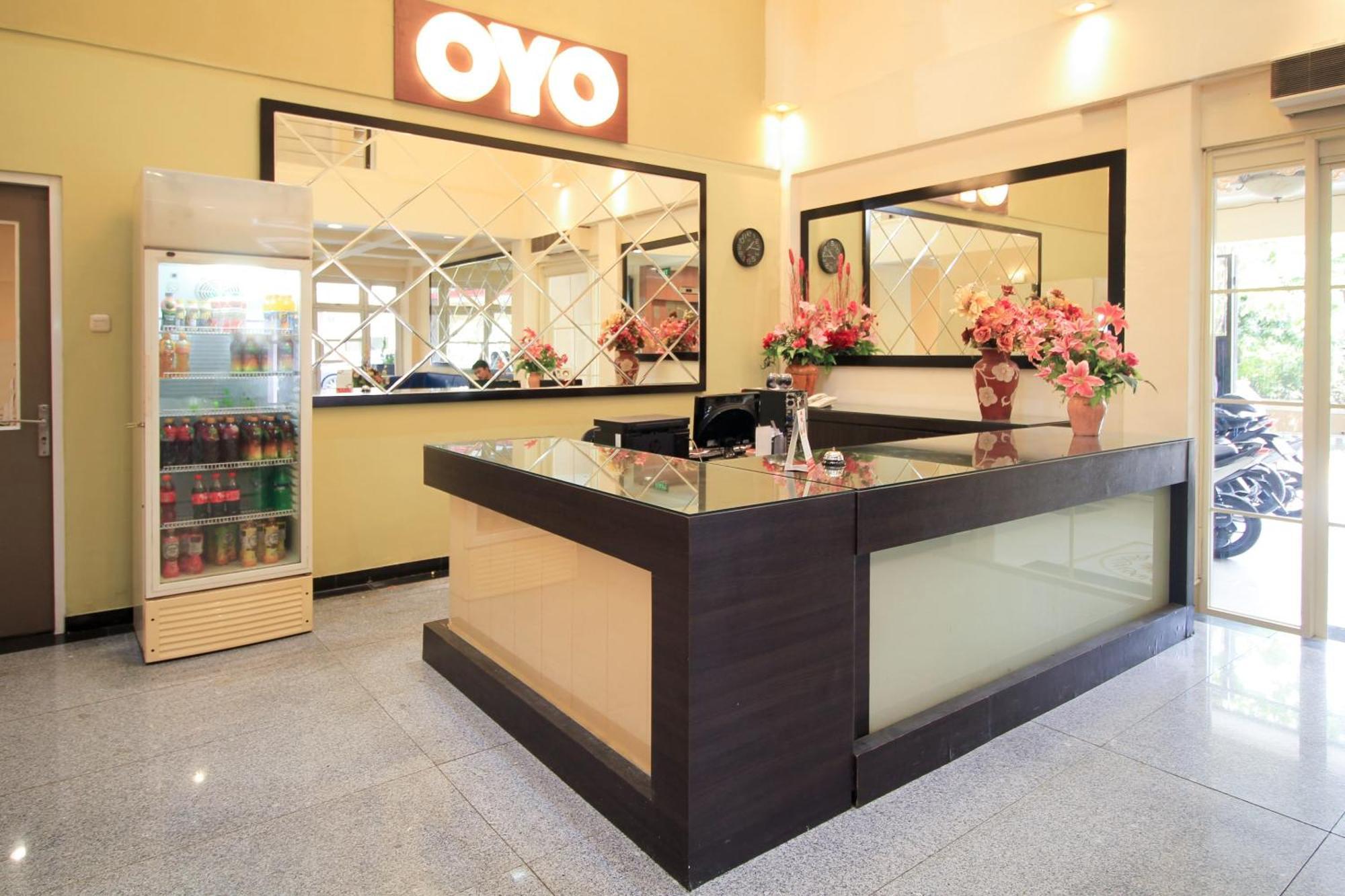 Super Oyo Capital O 175 K-60 Residence Surabaya Bagian luar foto