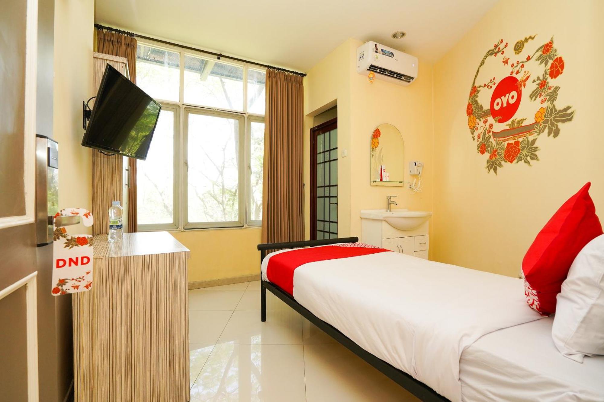 Super Oyo Capital O 175 K-60 Residence Surabaya Bagian luar foto